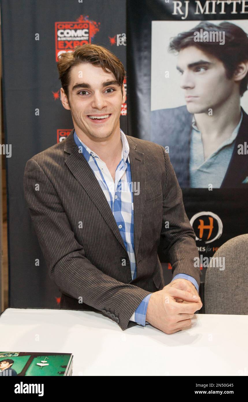 Breaking Bad actor RJ Mitte at the Chicago Comic & Entertainment Expo