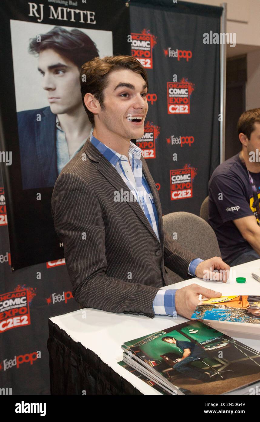 Breaking Bad actor RJ Mitte at the Chicago Comic & Entertainment Expo