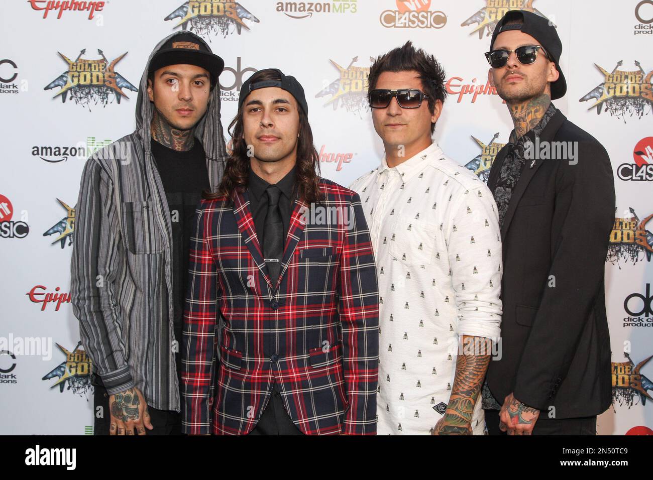Pierce the Veil (Vic Fuentes, Mike Fuentes, Jaime Preciado, Tony Perry