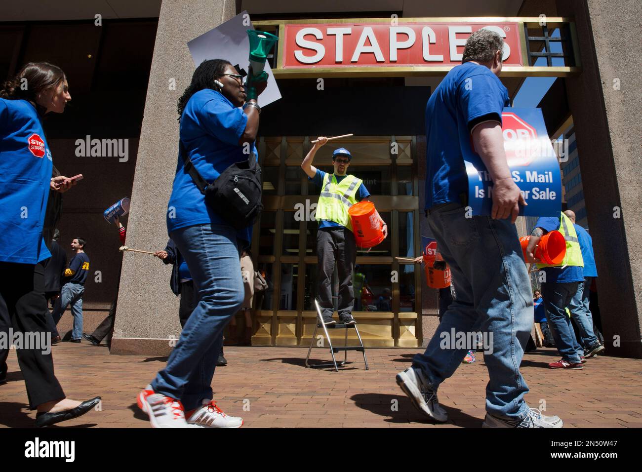 US Postal Service to No Longer Offer Services at Staples