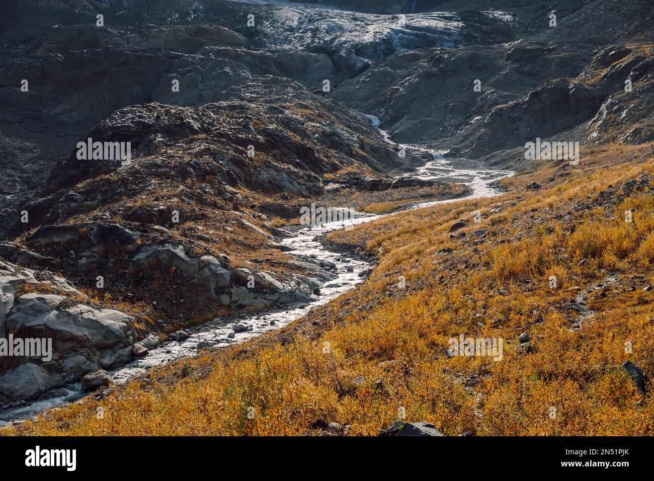 Rocky river landscape hi-res stock photography and images - Alamy
