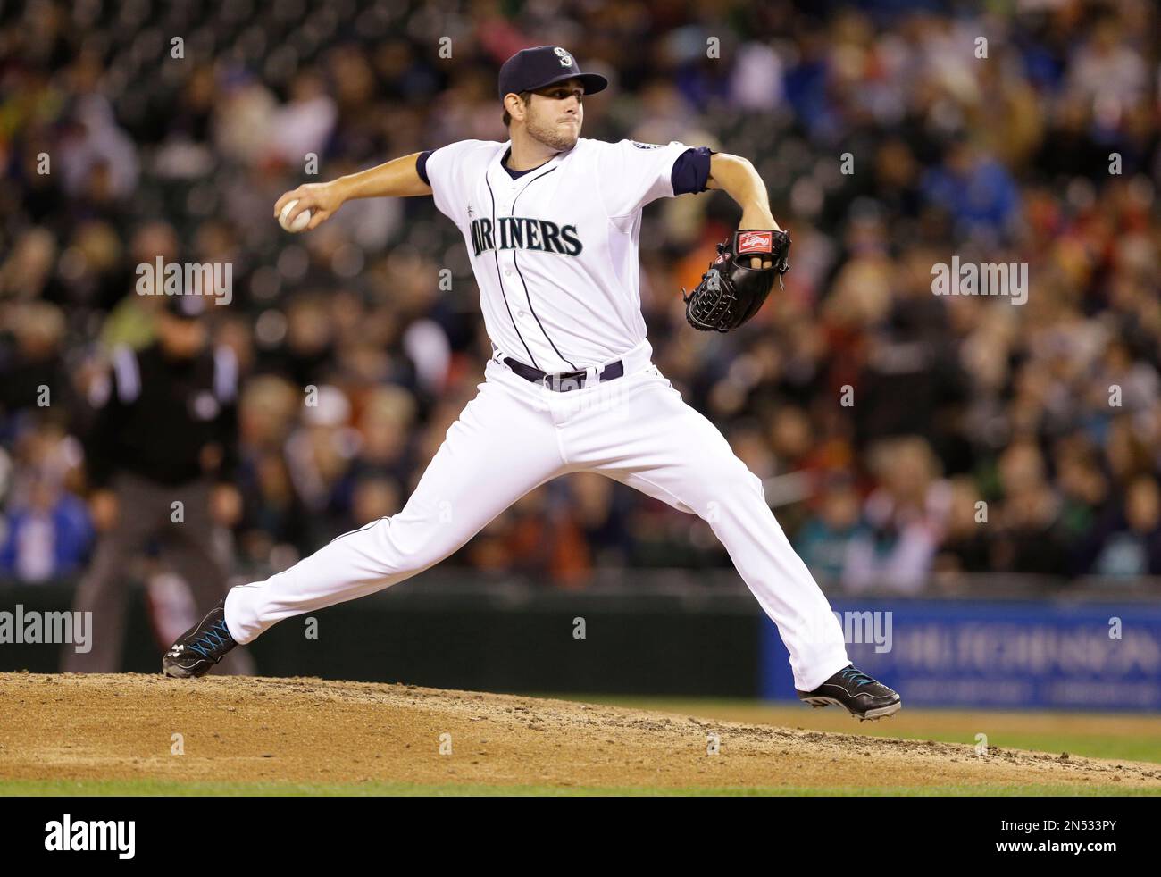 Seattle Mariners relief pitcher Dominic Leone in action against the Los ...