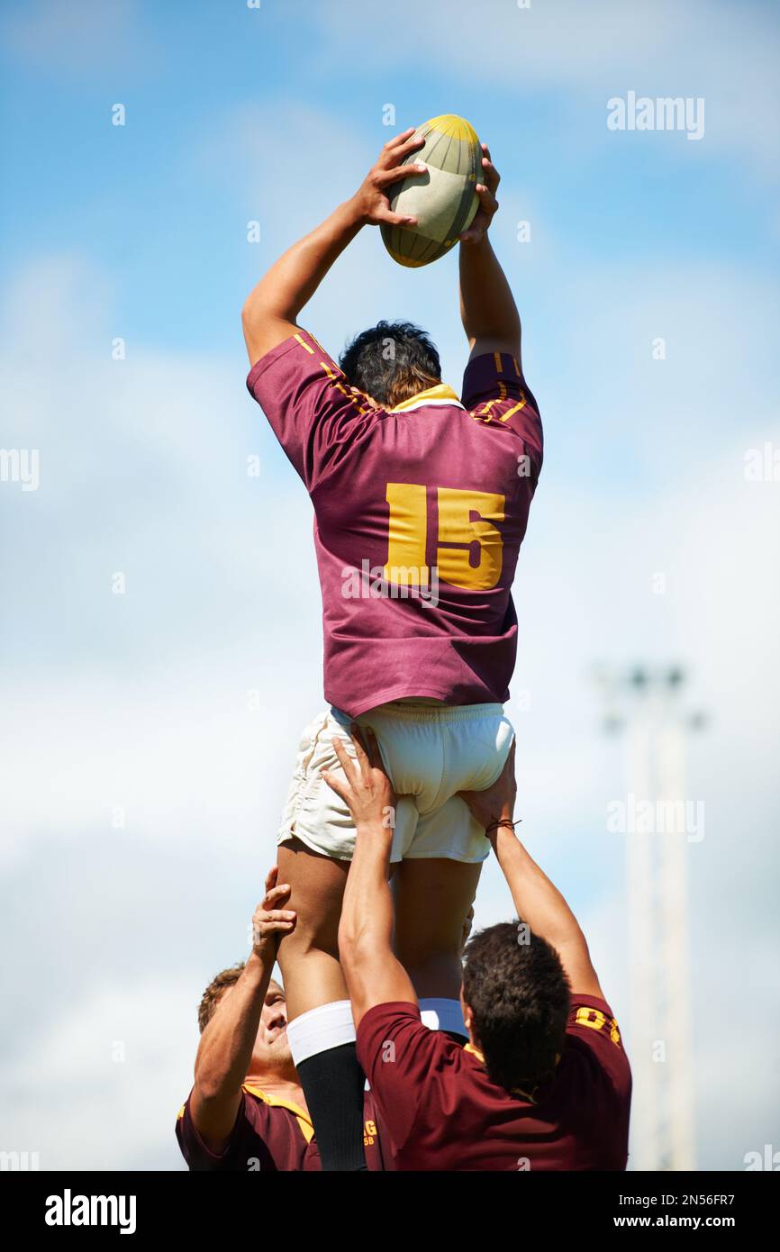 Caught rugby ball hi-res stock photography and images - Alamy