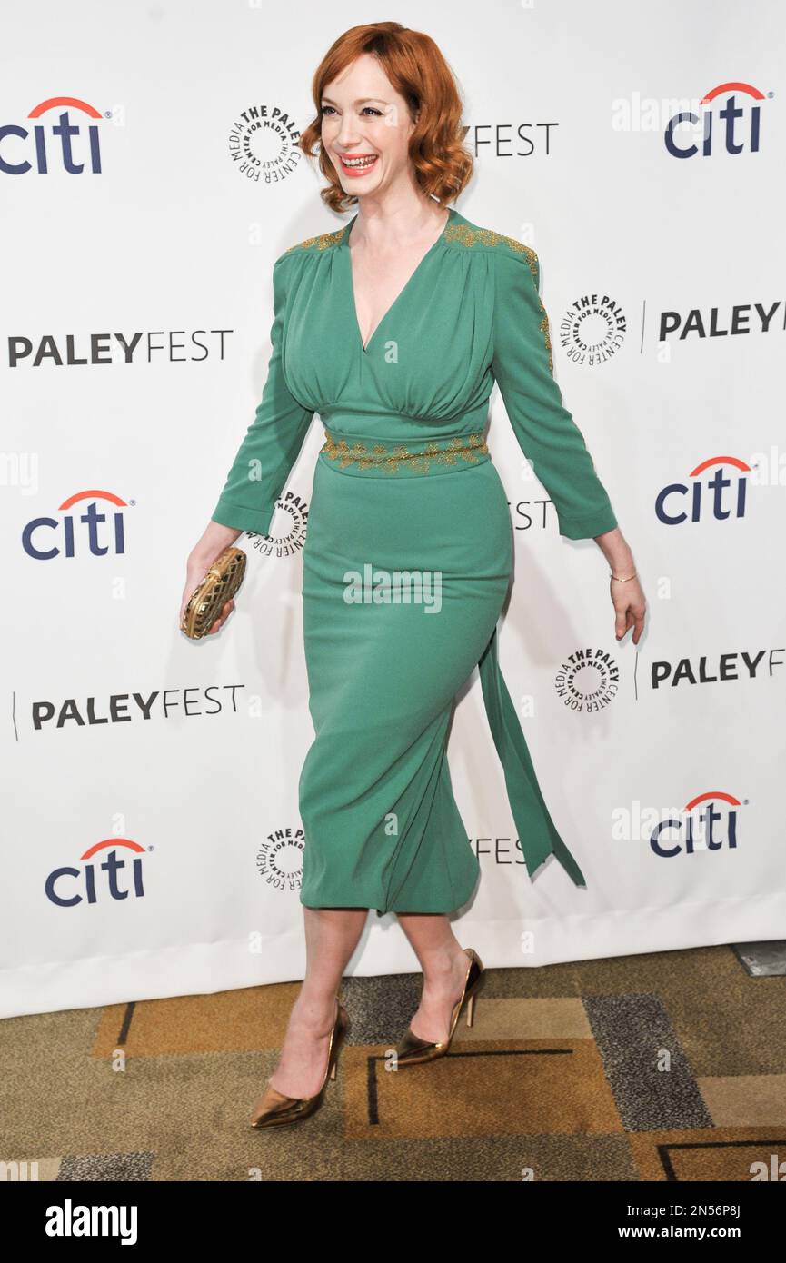 christina hendricks green dress November 18th: Christina Hendricks gracing the Hamnet premiere in Los Angeles in a green gown that could stop time. The built-in collar detail feels like jewelry woven into fabric, pure sophistication,