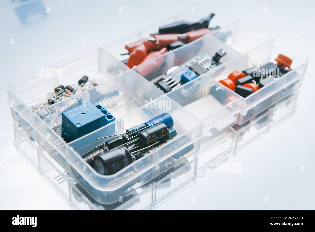 Microelectronics science hi-res stock photography and images - Alamy