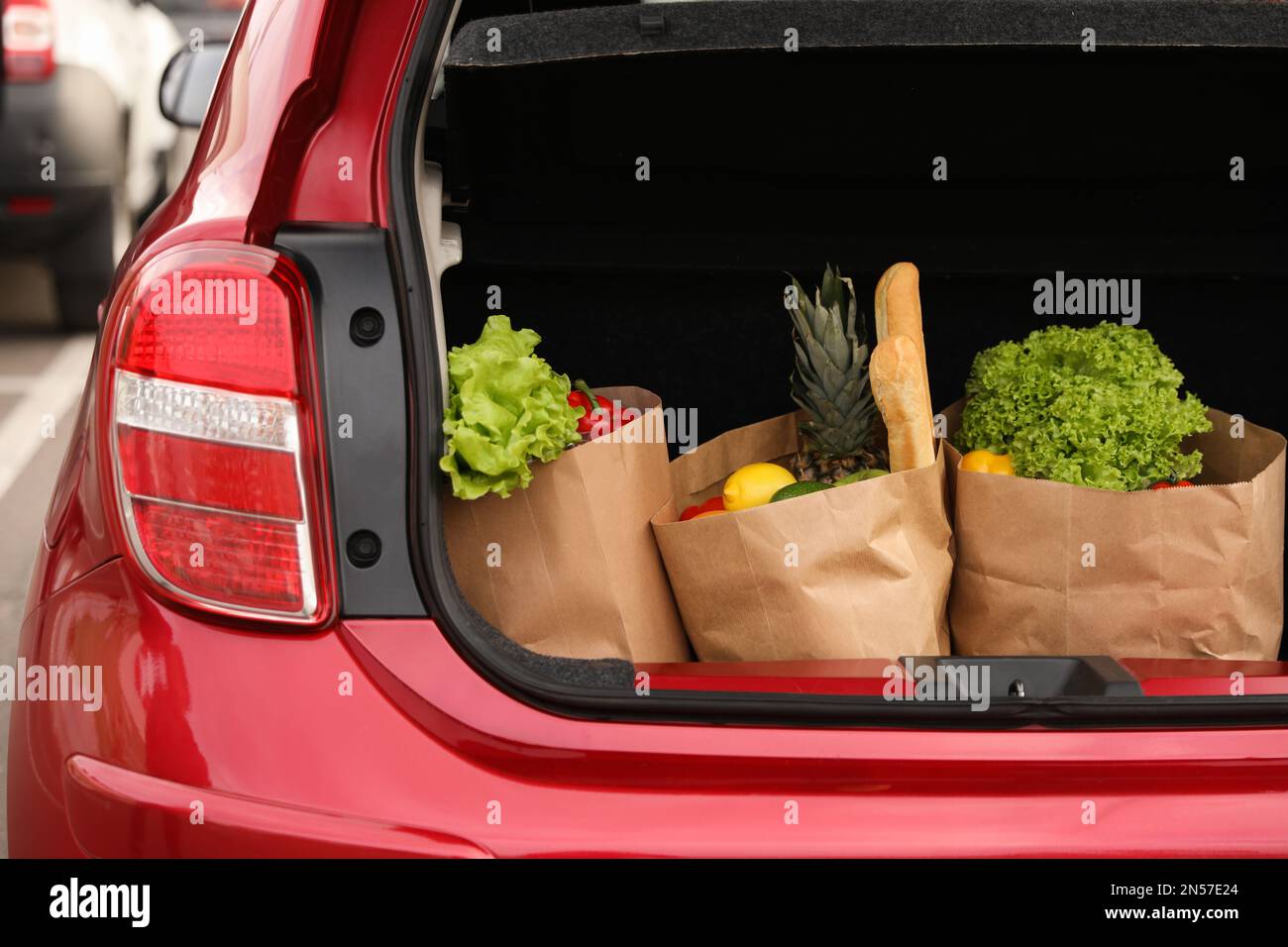 Groceries in car hi-res stock photography and images - Alamy