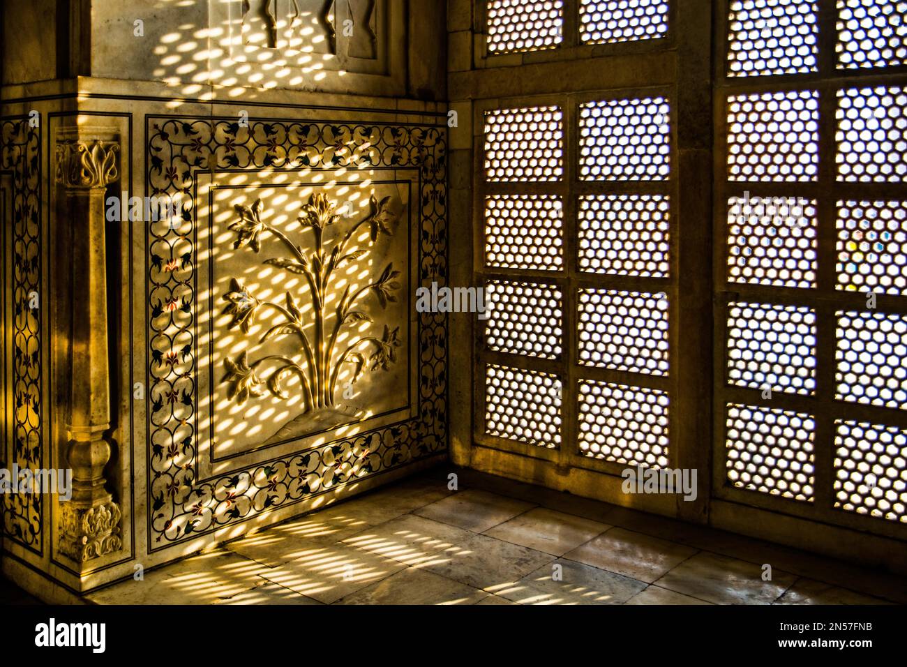 Inside, Taj Mahal, famous building of the Mughal period Agra, Agra, Uttar Pradesh, India Stock Photo