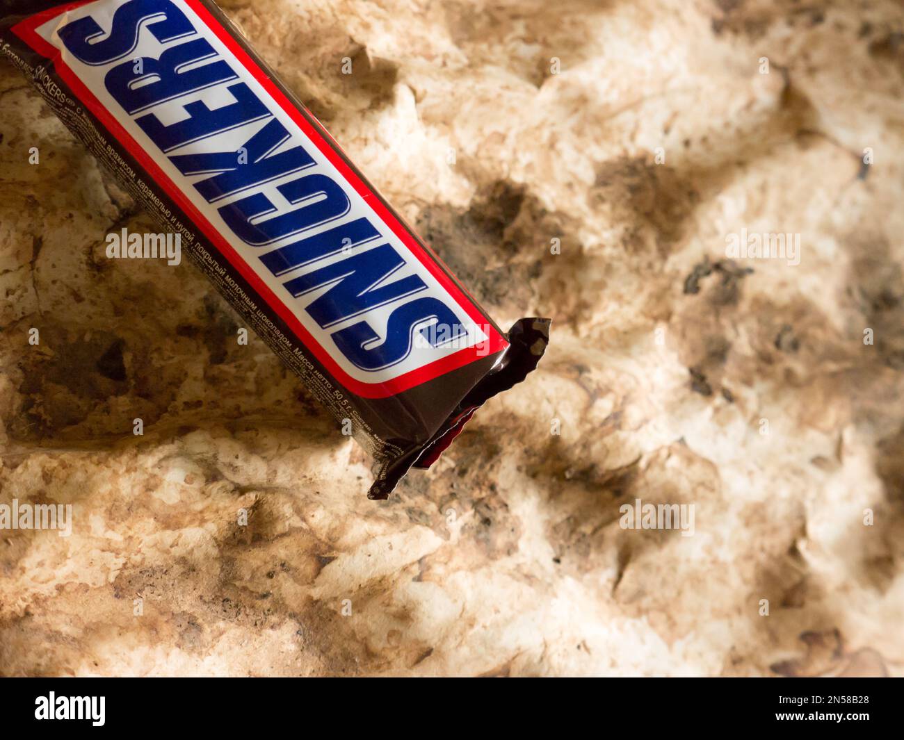 Snickers Brown Background Snickers chocolate bar made mars hi-res stock photography and images ...