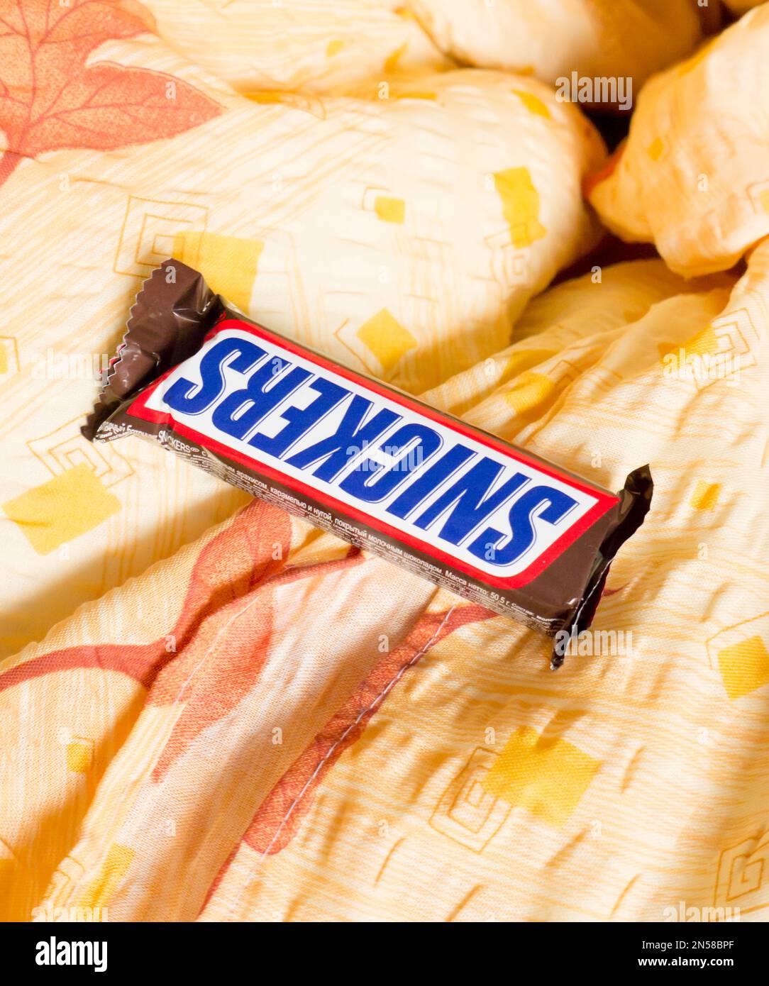 Snickers Brown Background Snickers chocolate bar made mars hi-res stock photography and images ...