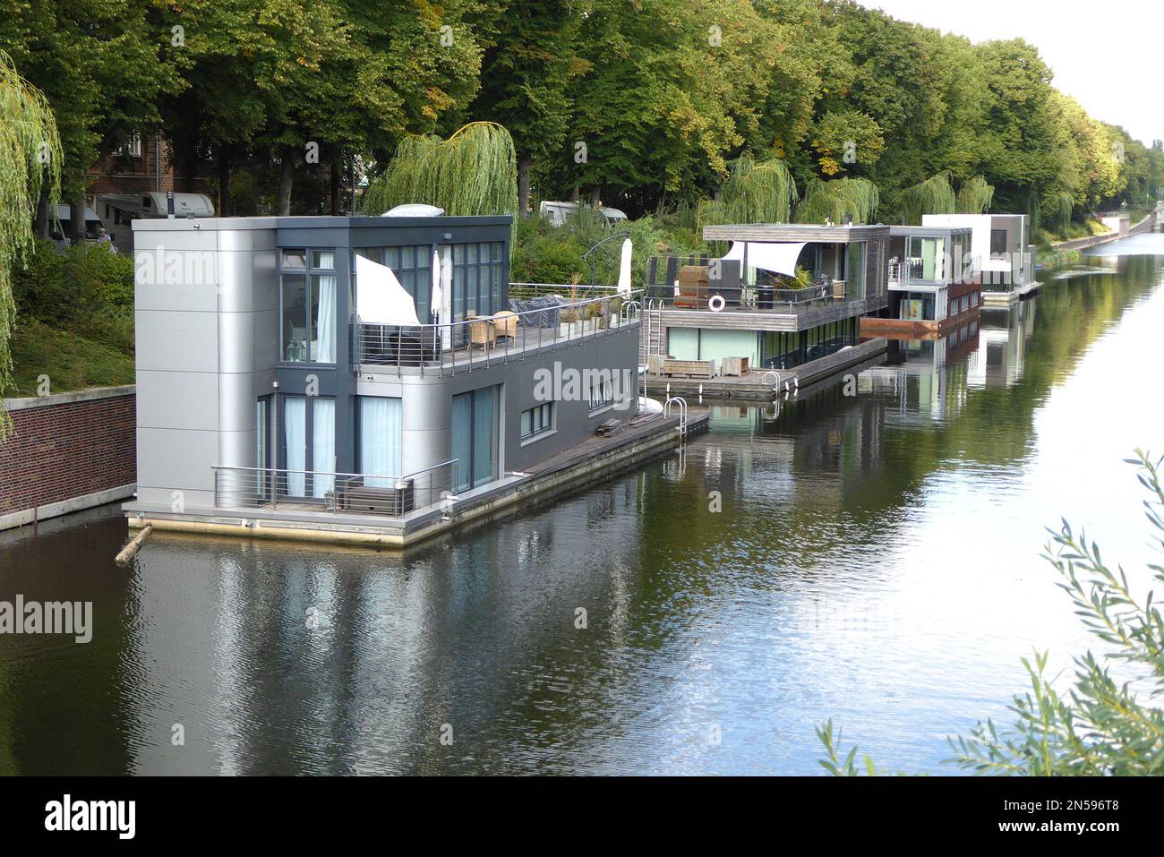 Hausboot / Houseboat Stock Photo Alamy