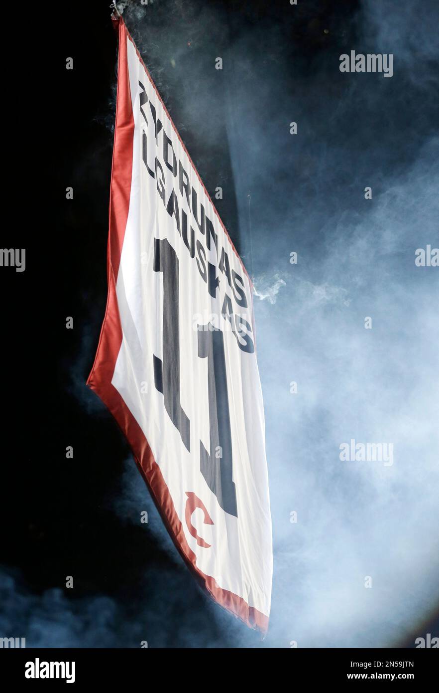 The retired jersey of New York Knicks player Dave DeBusschere #22 hang from  the rafters of Madison Square Garden on December 3, 2011. (AP Photo/Gregory  Payan Stock Photo - Alamy