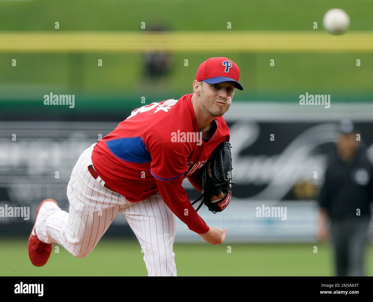 Philadelphia Phillies starting pitcher Kyle Kendrick delivers during ...