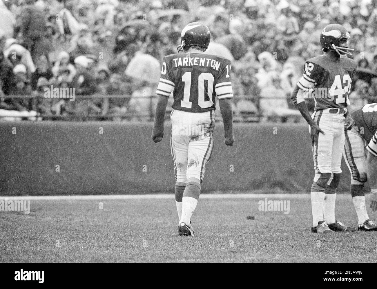 Minnesota Vikings quarterback Fran Tarkenton may look like he has 