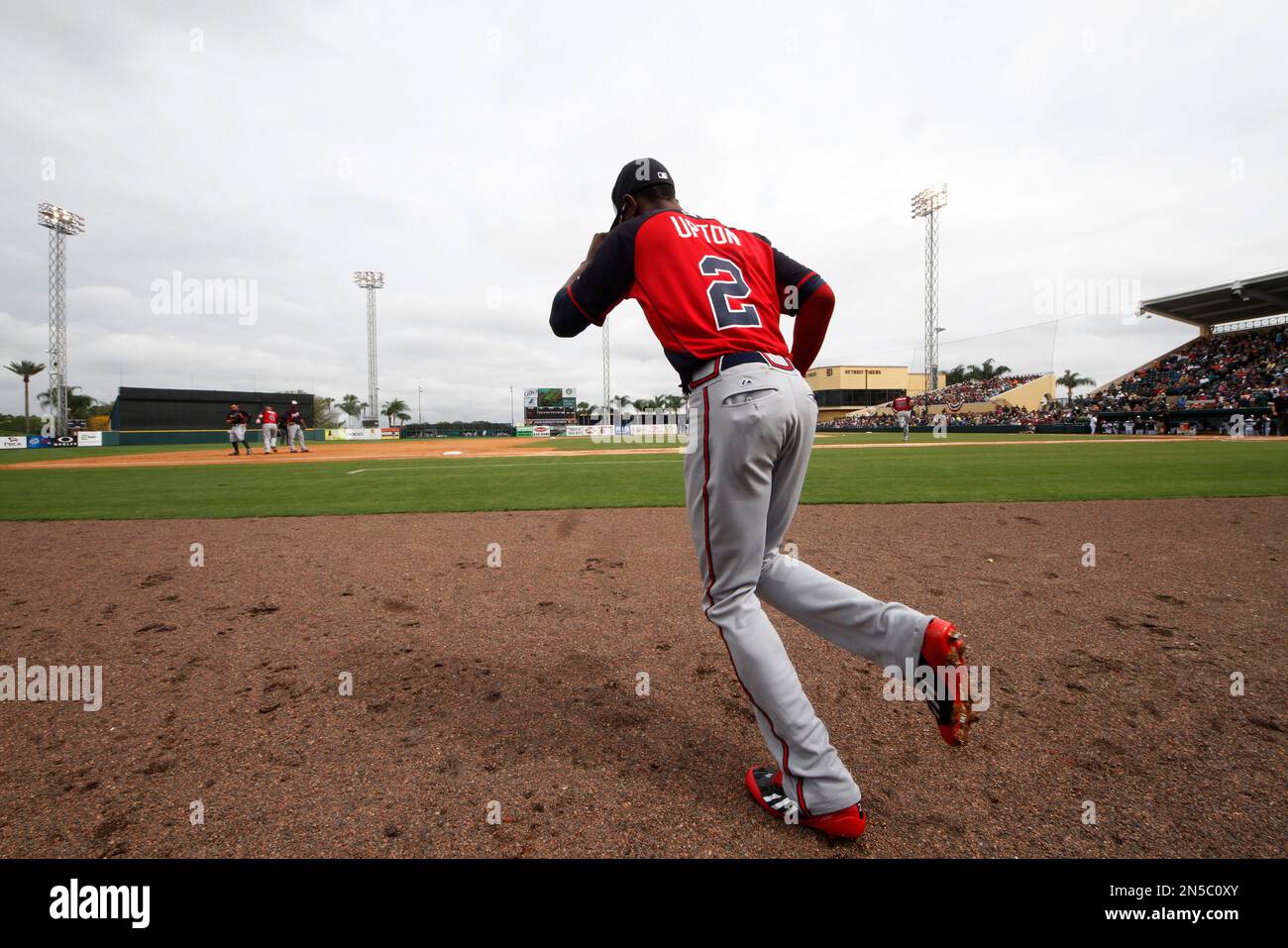 Upton Brothers Injured: B.J., Justin Leave Braves-Reds Game With