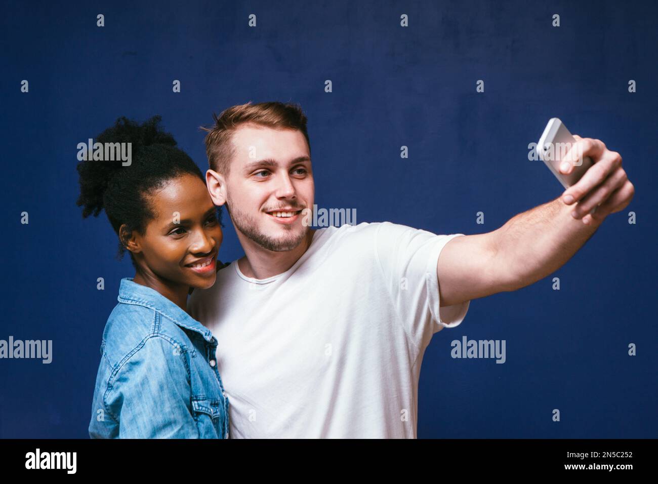 White man with black woman hi-res stock photography and images - Alamy