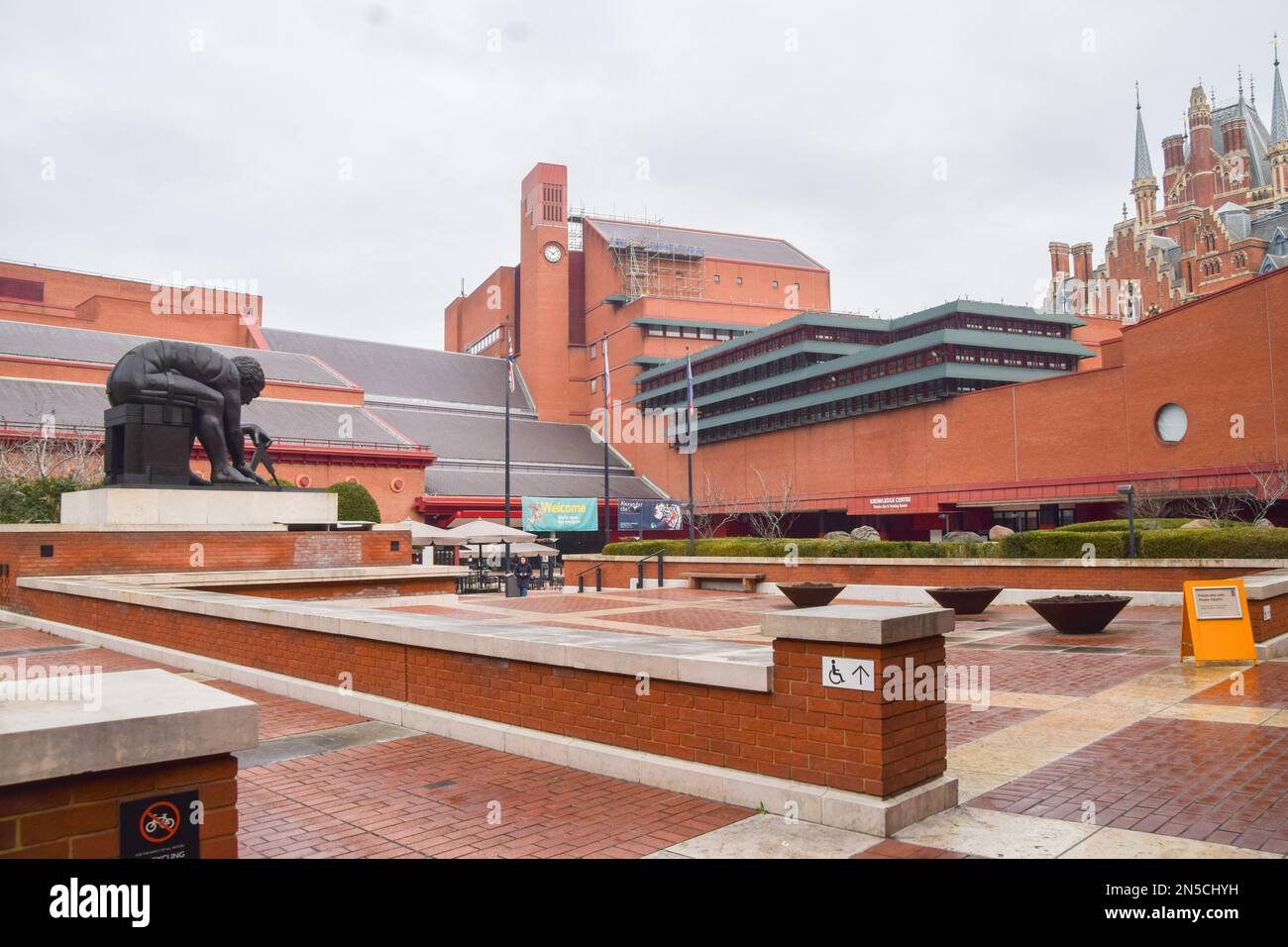 London, UK. 9th February 2023. Exterior view of the British Library and the Isaac Newton sculpture by Eduardo Paolozzi . A major new £500 million extension project has been approved, including galleries and event spaces, at the St Pancras site. Credit: Vuk Valcic/Alamy Live News Stock Photo