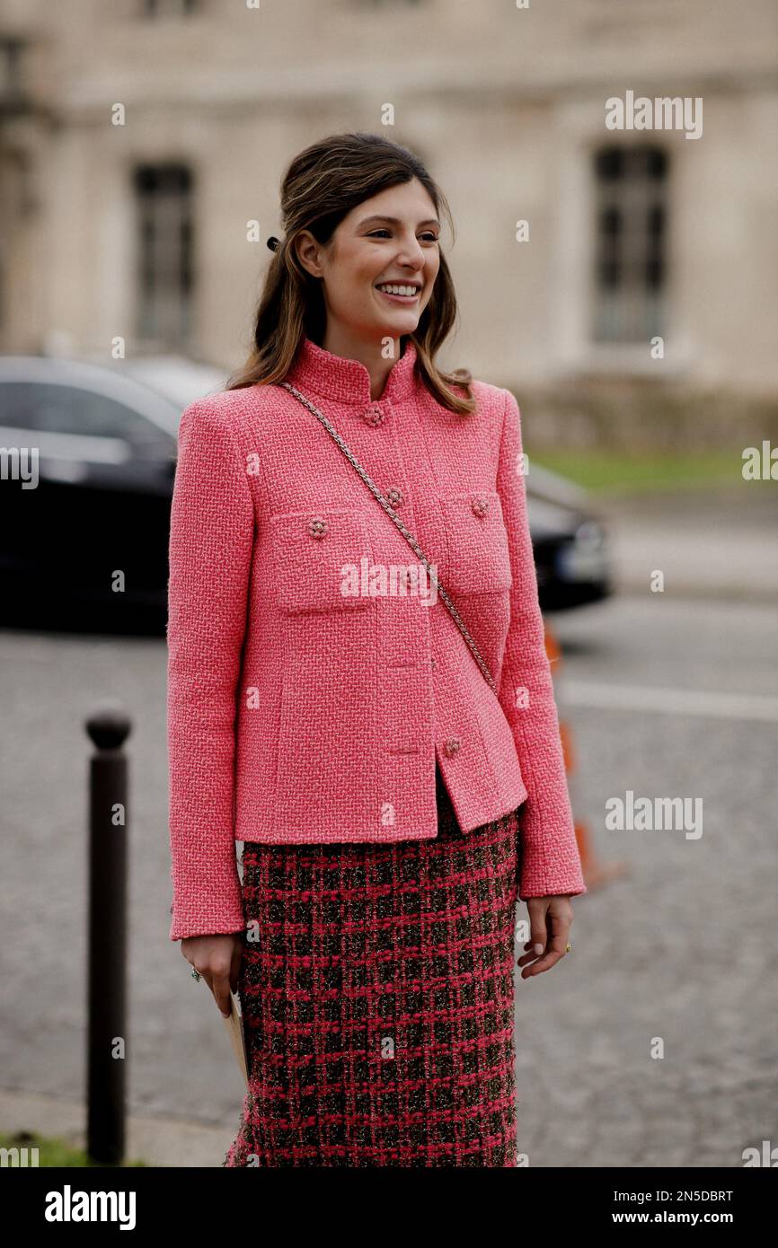 Street style, Maria de la Orden arriving at Chanel Spring Summer 2023