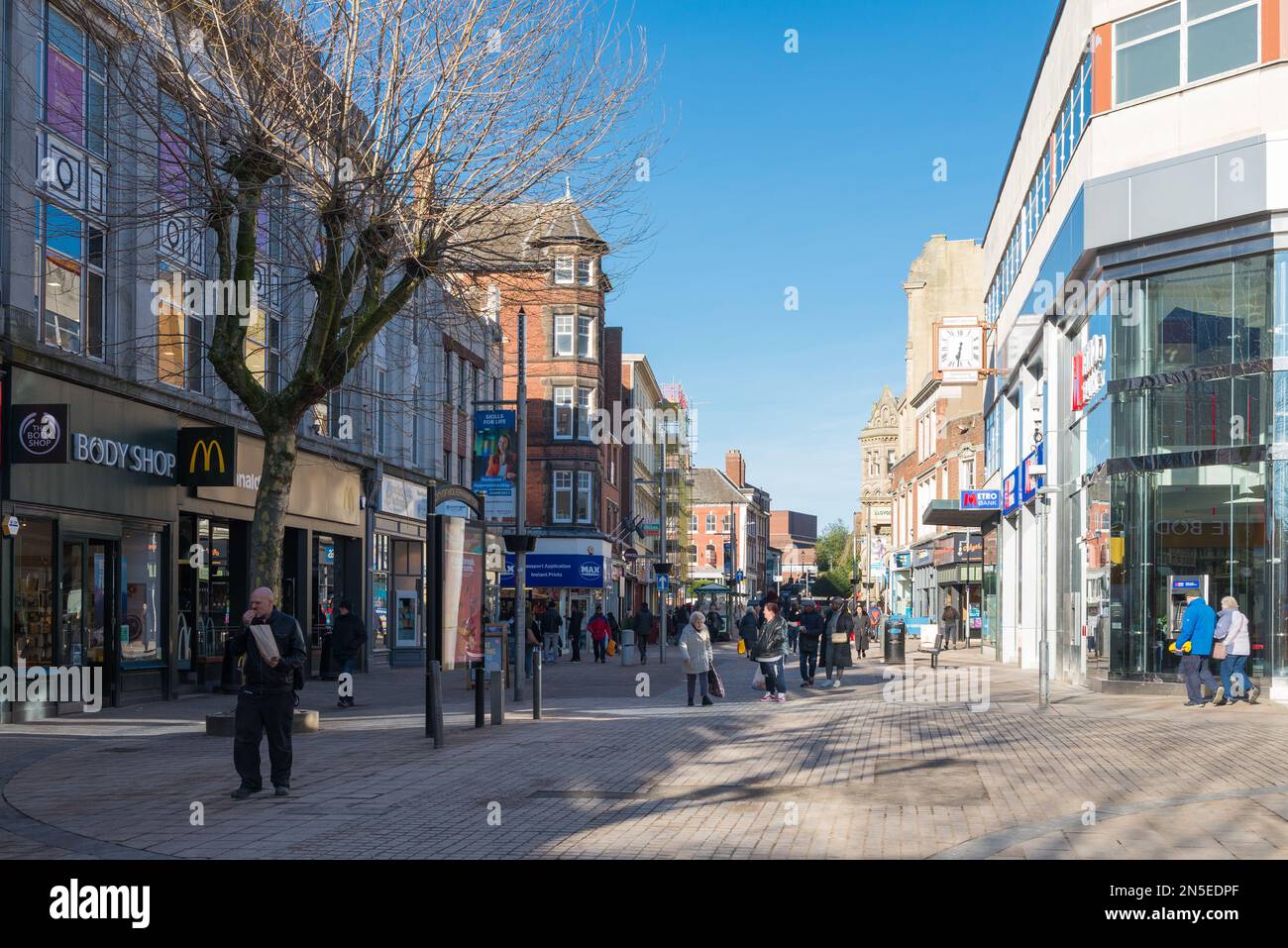Shops and shoppers in Dudley Street, the main shopping hit street in Wolverhampton Stock Photo