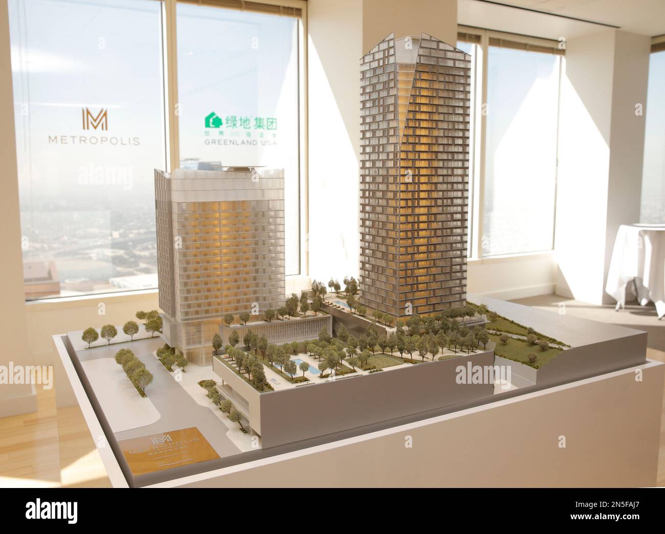 IMAGE DISTRIBUTED FOR DOUGLAS ELLIMAN A model of Metropolis Los