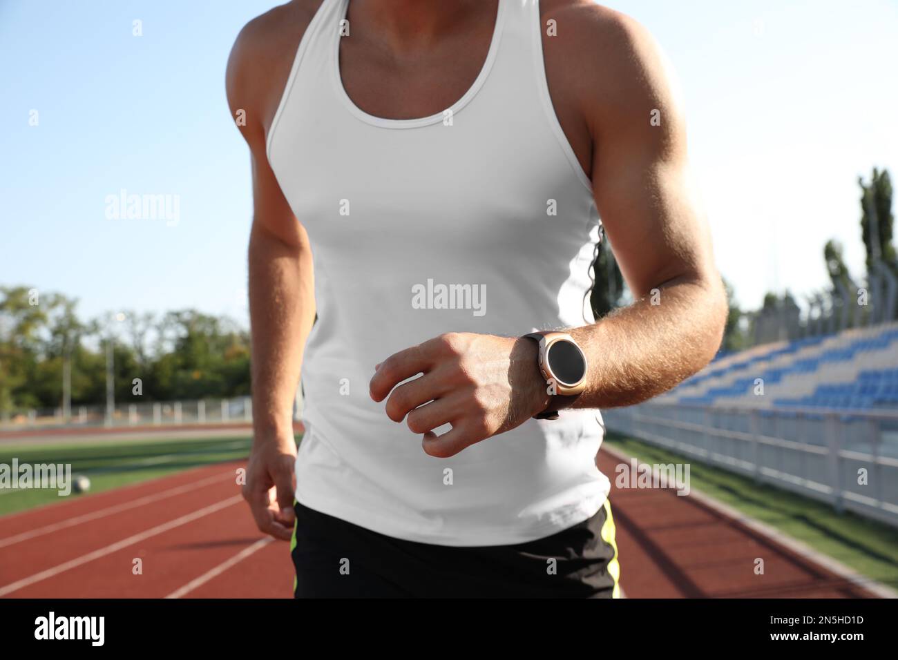 Hand wearing fitness tracking hi-res stock photography and images - Alamy