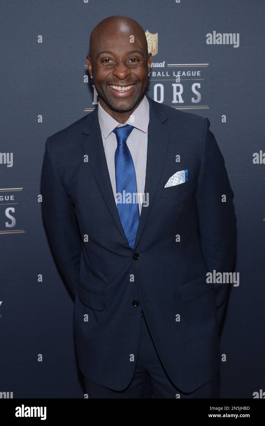 Former NFL Player Jerry Rice arrives at the 3rd annual NFL Honors at ...