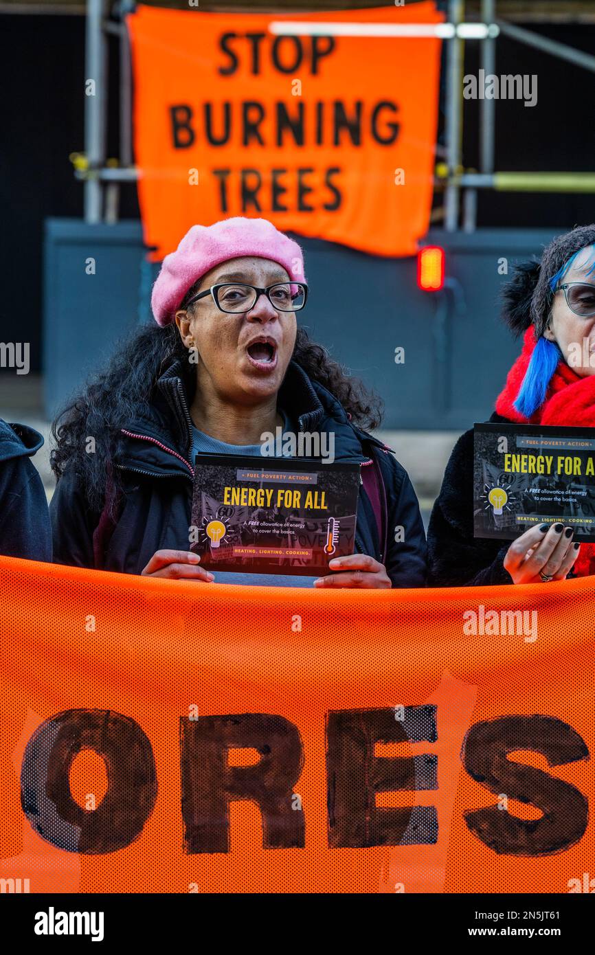 London, UK. 9th Feb, 2023. Fuel Poverty action join teh protest An