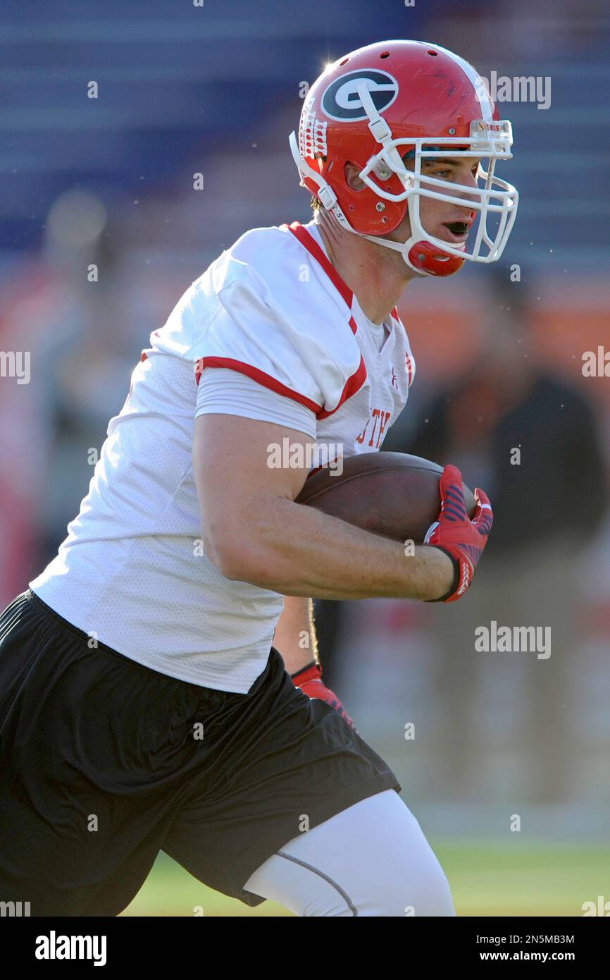South Squad tight end Arthur Lynch of Georgia (88) runs after catching ...