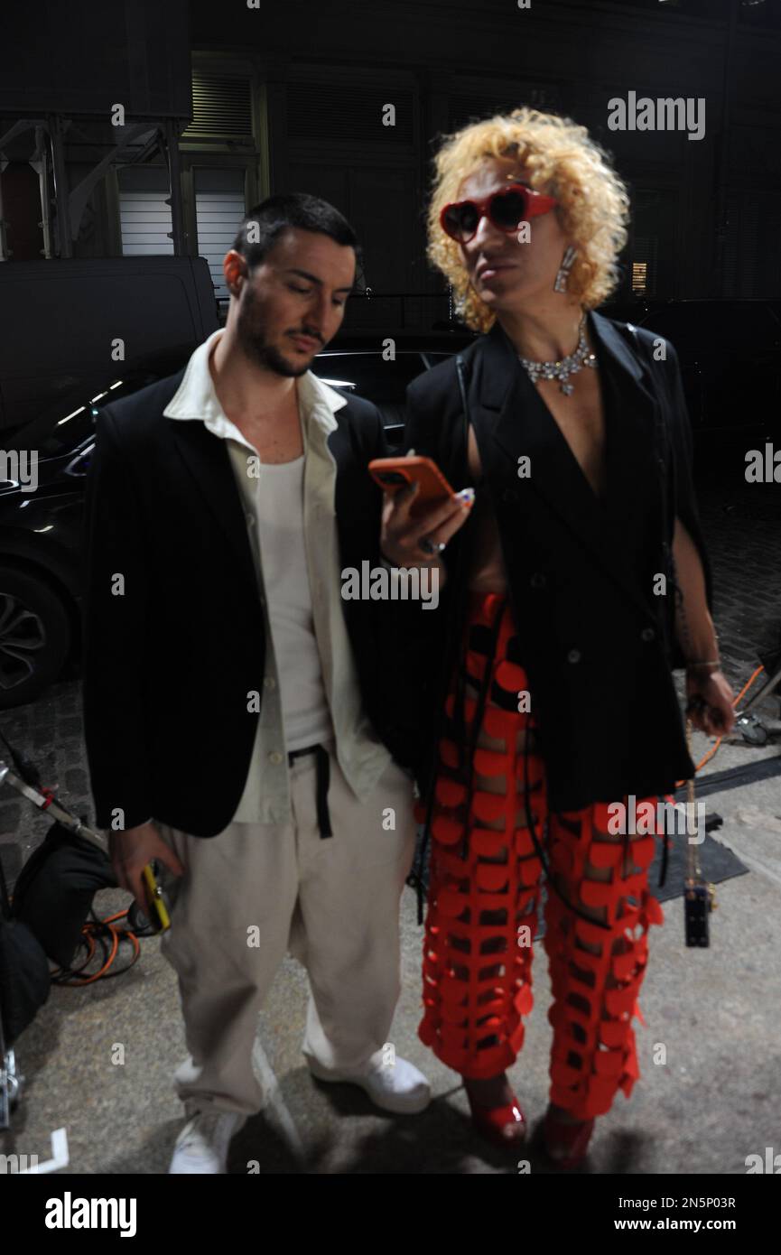 Fashion week nyc 2023 hi-res stock photography and images - Alamy