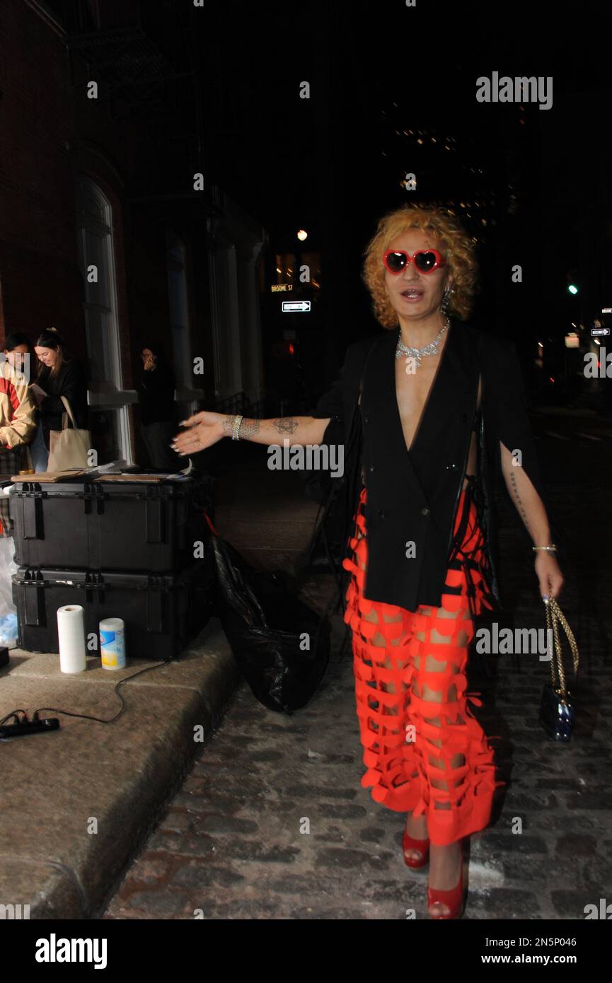 Fashion week nyc 2023 hi-res stock photography and images - Alamy