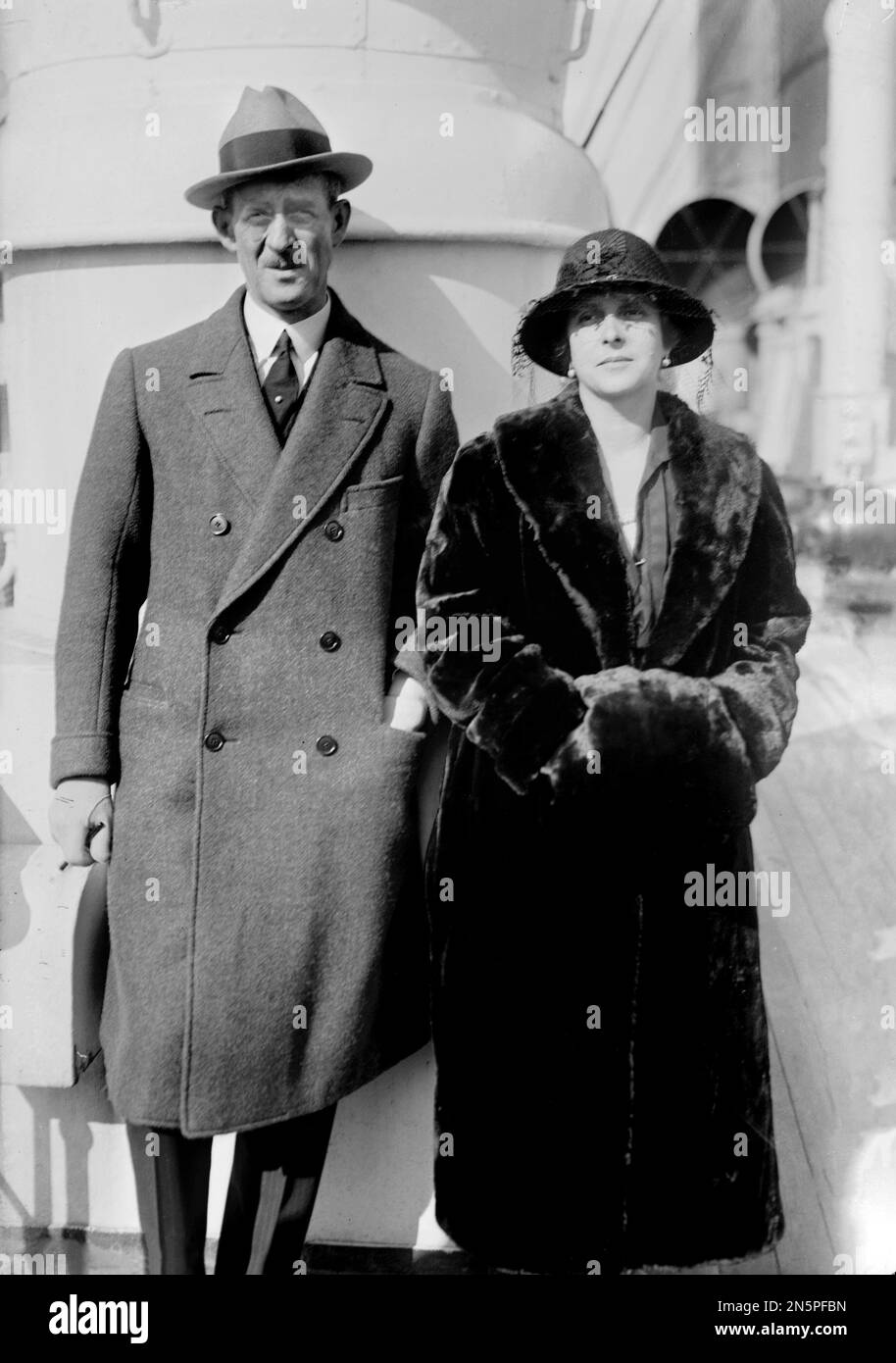 Prince Andrew of Greece and Princess Alice of Battenberg. Portrait of the parents of Prince Philip, Princess Alice of Battenberg (Victoria Alice Elizabeth Julia Marie: 1885 -1969) and her husband, Prince Andrew of Greece and Denmark (1882-1944), c. 1920-25 Stock Photo