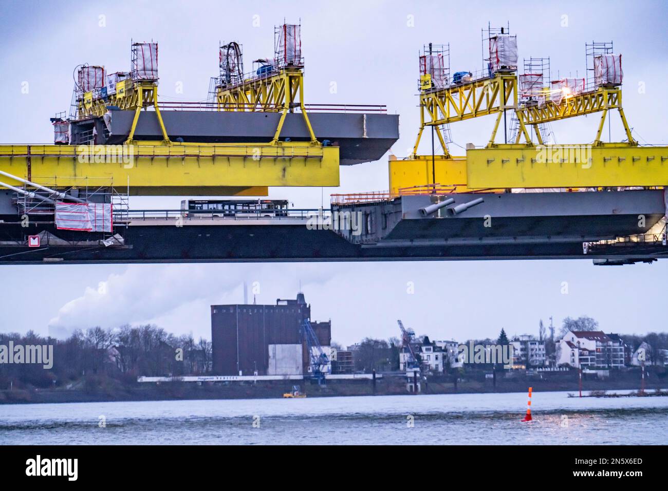 New construction of the Neuenkamp motorway bridge, the A40, over the Rhine, shortly before the insertion of the last bridge element, into the first of Stock Photo