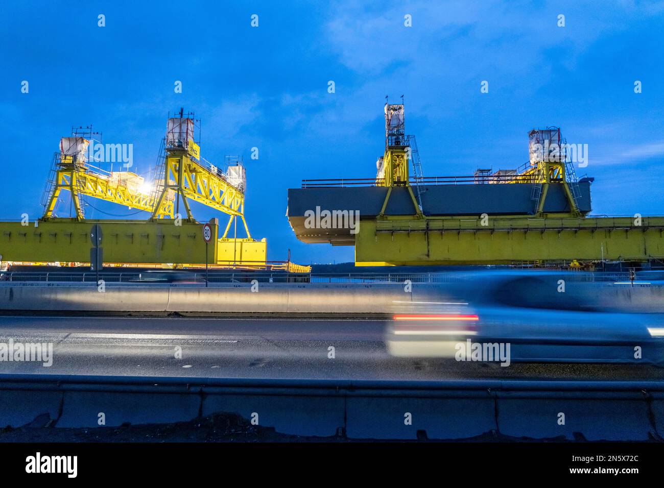 New construction of the Neuenkamp motorway bridge, the A40, over the Rhine, shortly before the insertion of the last bridge element, into the first of Stock Photo