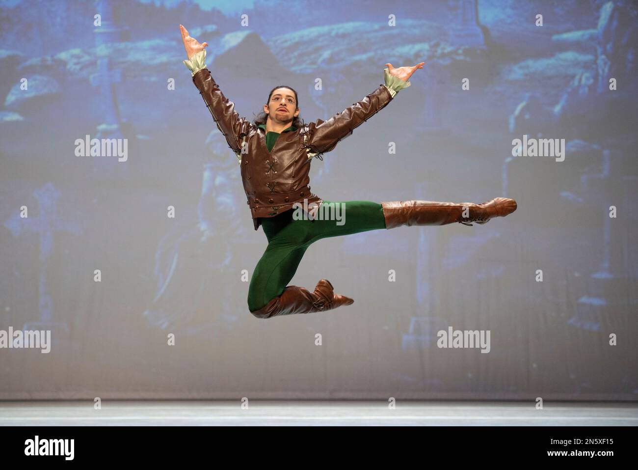 Solo dancer Paul White performs The Oracle by Meryl Tankard at the Queen  Elizabeth Hall, London, UK Stock Photo - Alamy