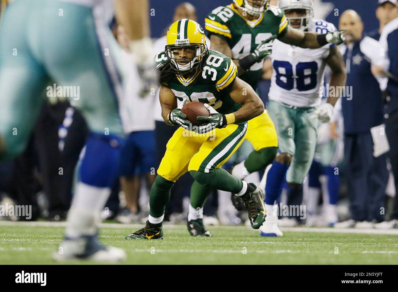 Dallas Cowboys' Dez Bryant catches a pass during the first half of an NFL  football game against the Green Bay Packers Sunday, Nov. 7, 2010, in Green  Bay, Wis. (AP Photo/Mike Roemer