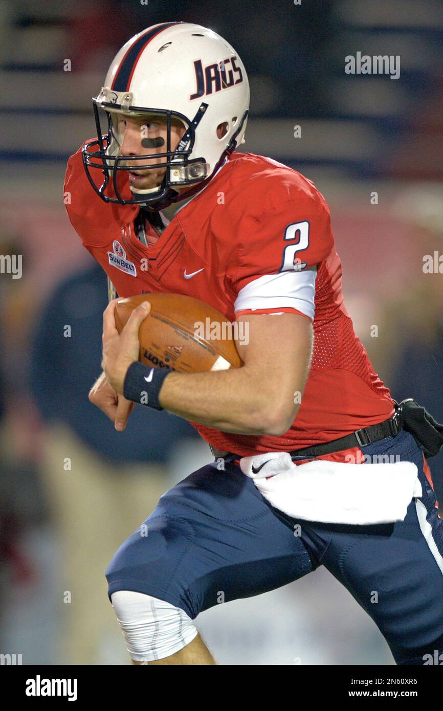 South Alabama quarterback Ross Metheny (2) carries the ball against Louisiana Lafayette in the
