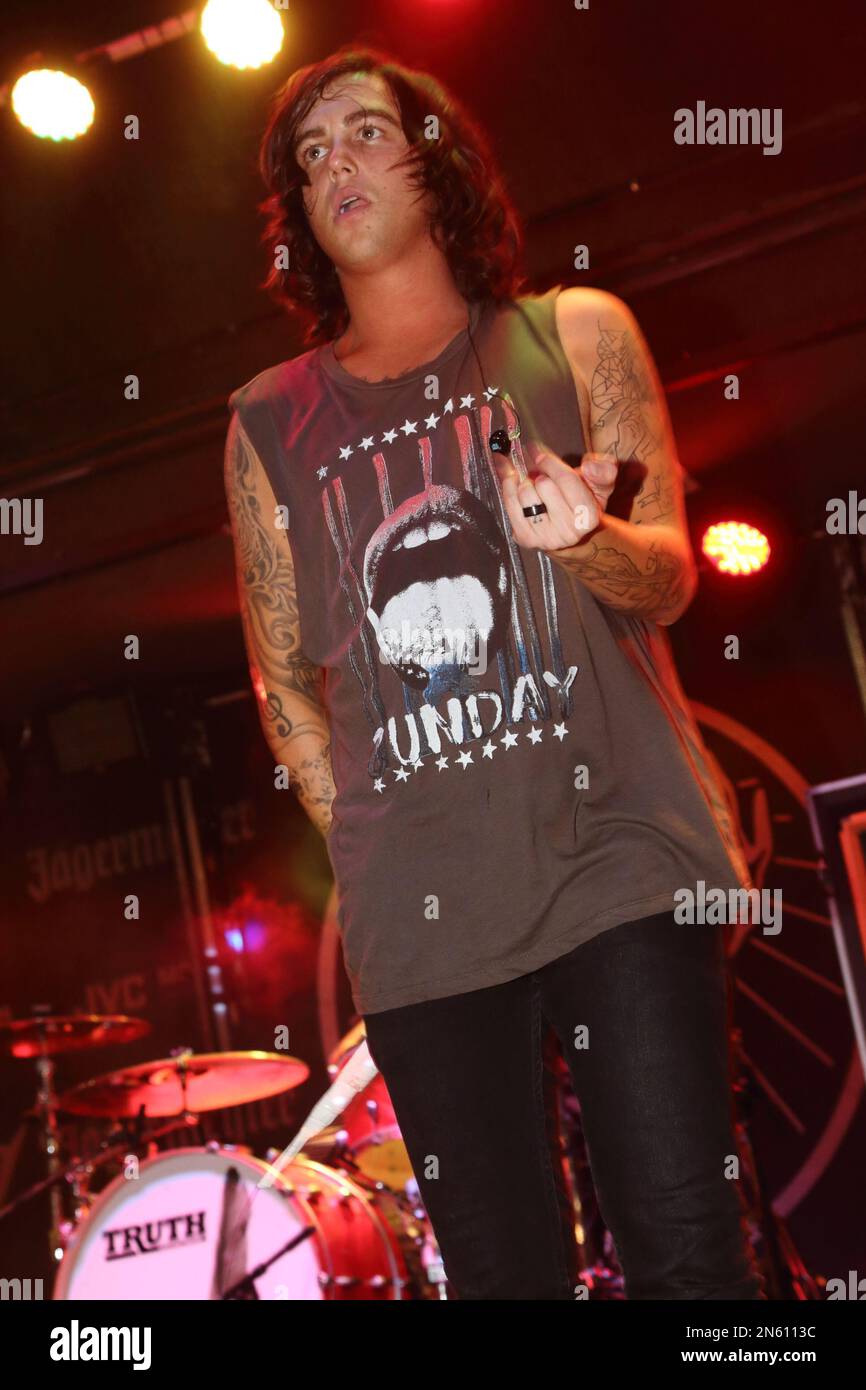 Pierce The Veil and Kellin Quinn Start 2020 off Platinum — Scene Daddy, image size:866x1390
