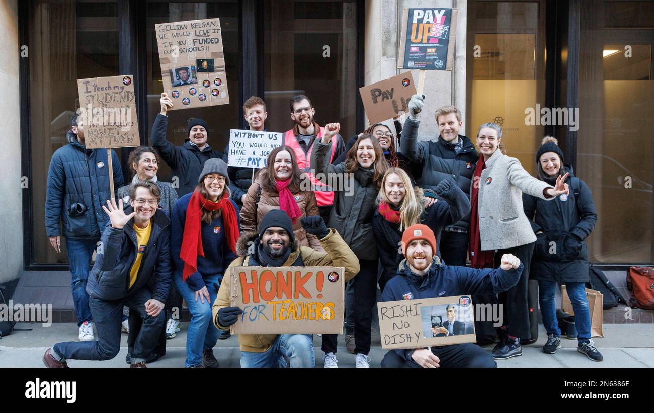 Members of the National Education Union (NEU) representing the teaching profession sets up a picket line in Westminster this morning.   Image shot on Stock Photo