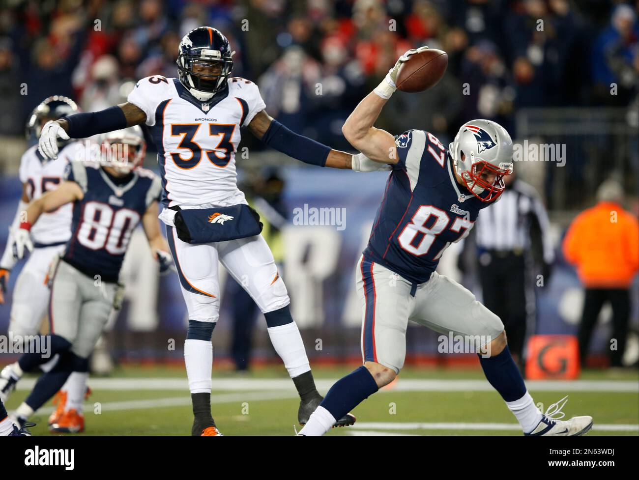 New England Patriots tight end Rob Gronkowski (87) celebrates his