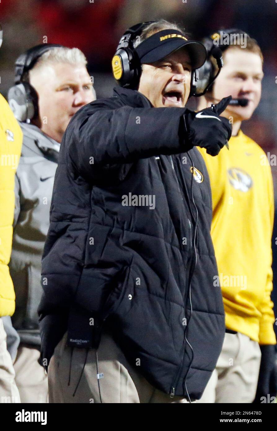 Missouri Football Coach Gary Pinkel Yells At His Players During The First Half Of An Ncaa 