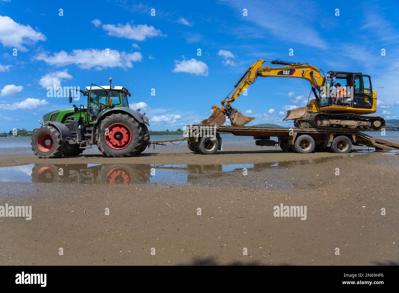 Tauranga New Zealand February 8 2023 Digger on trailer behind