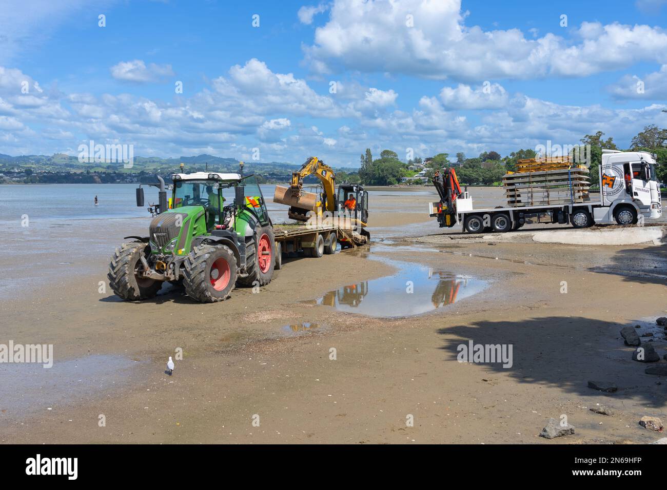 Tauranga New Zealand February 8 2023 Digger on trailer behind