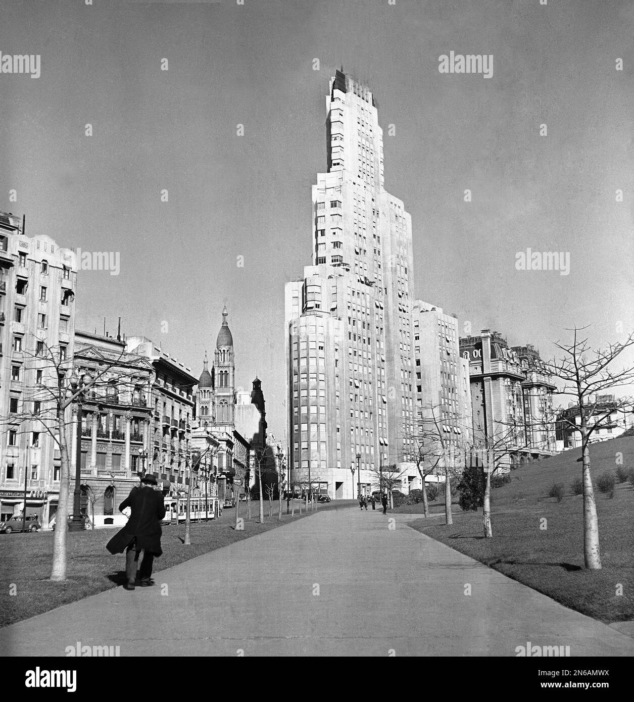 Oldest building in Buenos Aires, on Feb. 8, 1939, the 31story Kavanagh