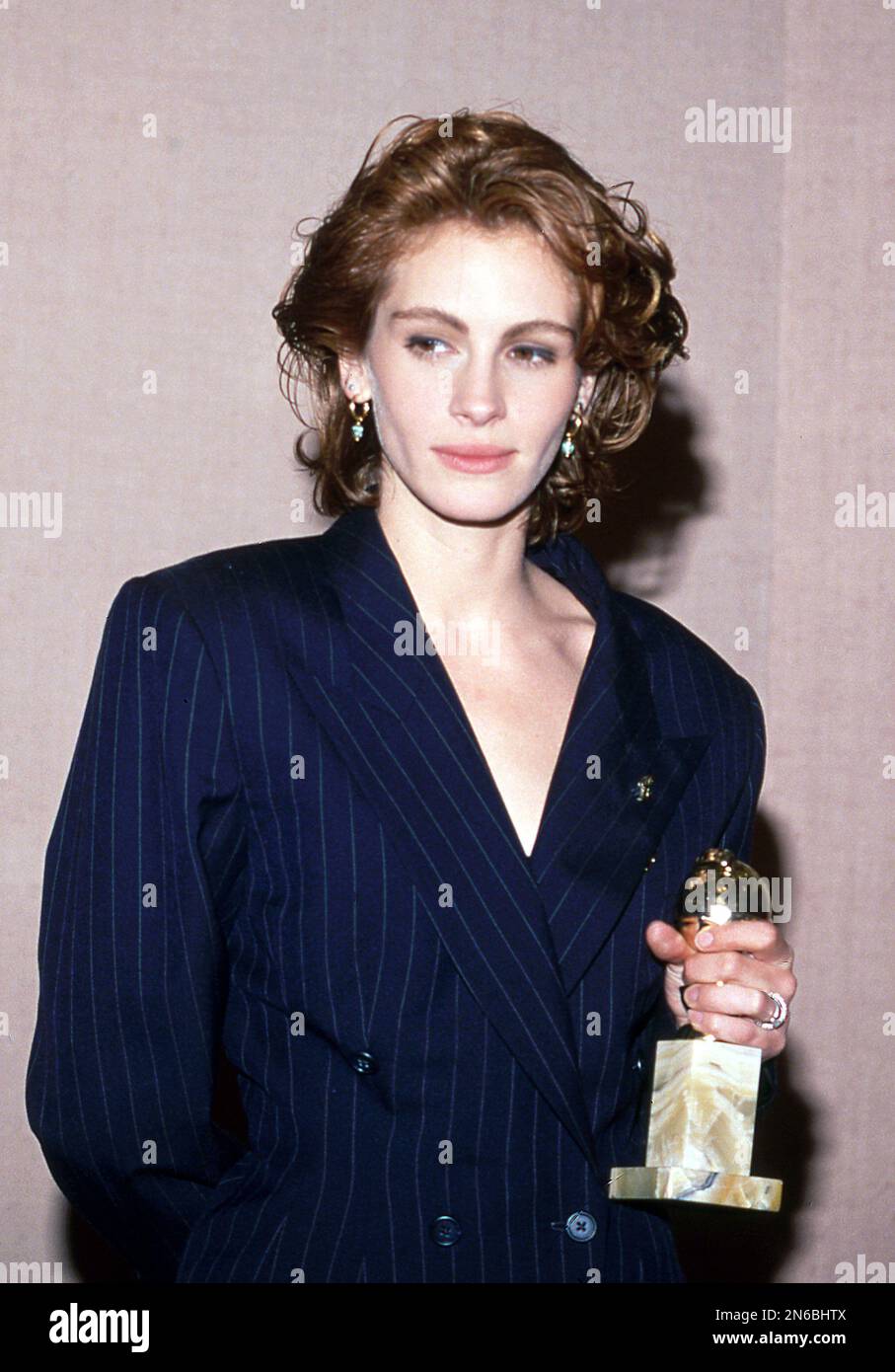 Julia Roberts Gouden Globes Julia Roberts Goes Blonde For 'After