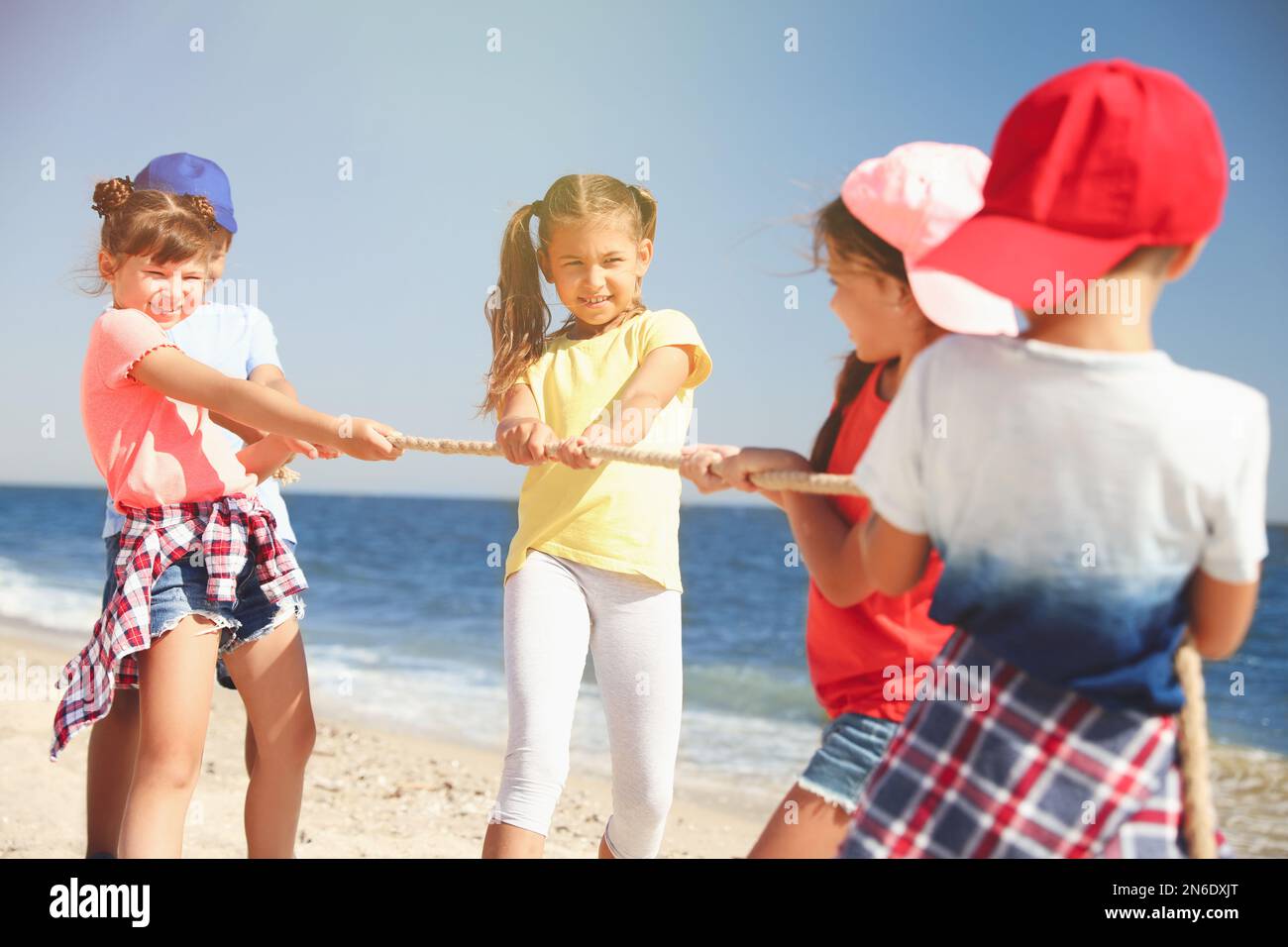 Children pulling rope hi-res stock photography and images - Alamy