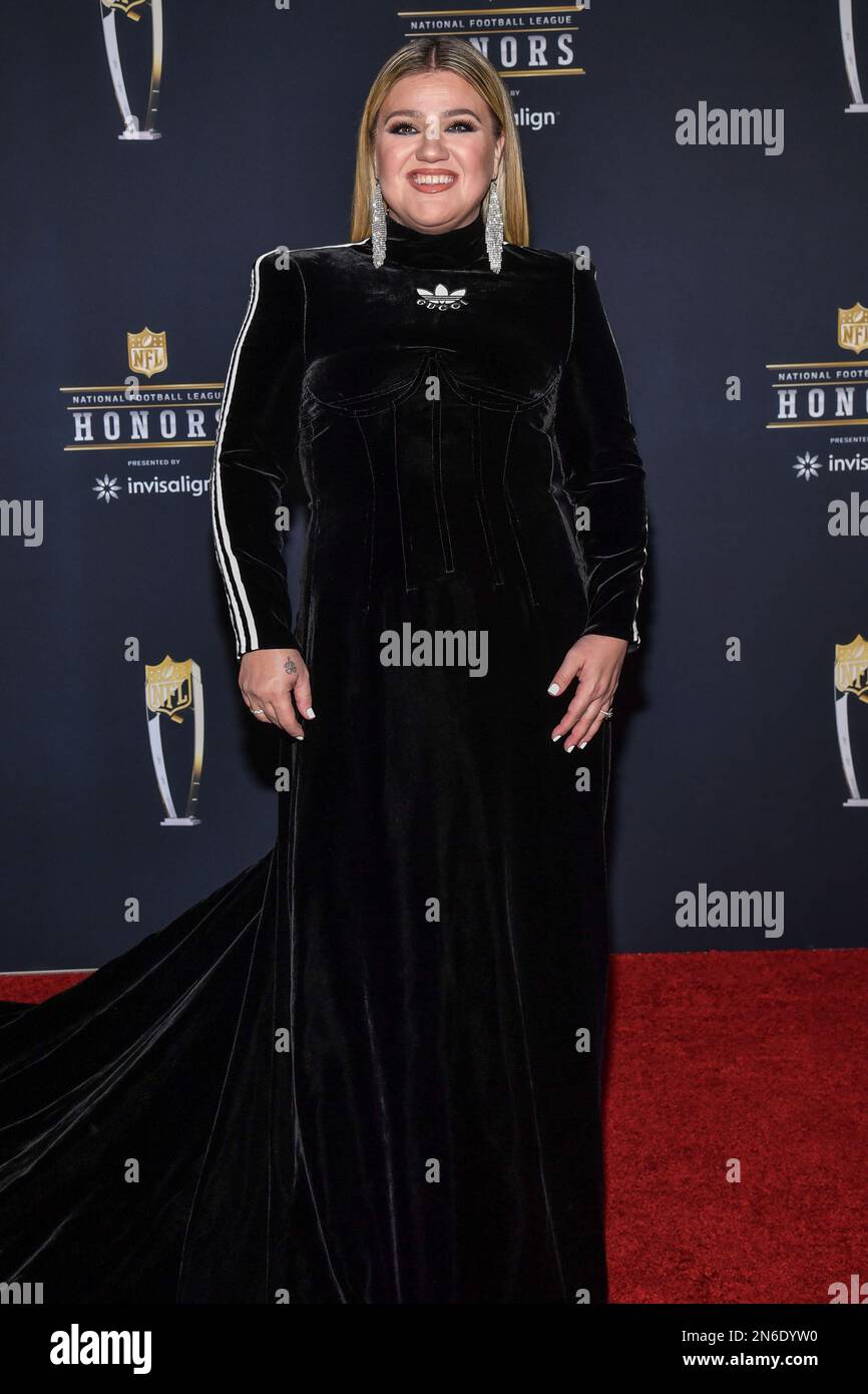Kelly Clarkson walking on the red carpet at NFL Honors held at Symphony Hall at the Phoenix Convention Center in Phoenix, Arizona. Picture date: Thursday February 9, 2023. Super Bowl LVII will take place Sunday Feb. 12, 2023 between the Kansas City Chiefs and the Philadelphia Eagles. Stock Photo