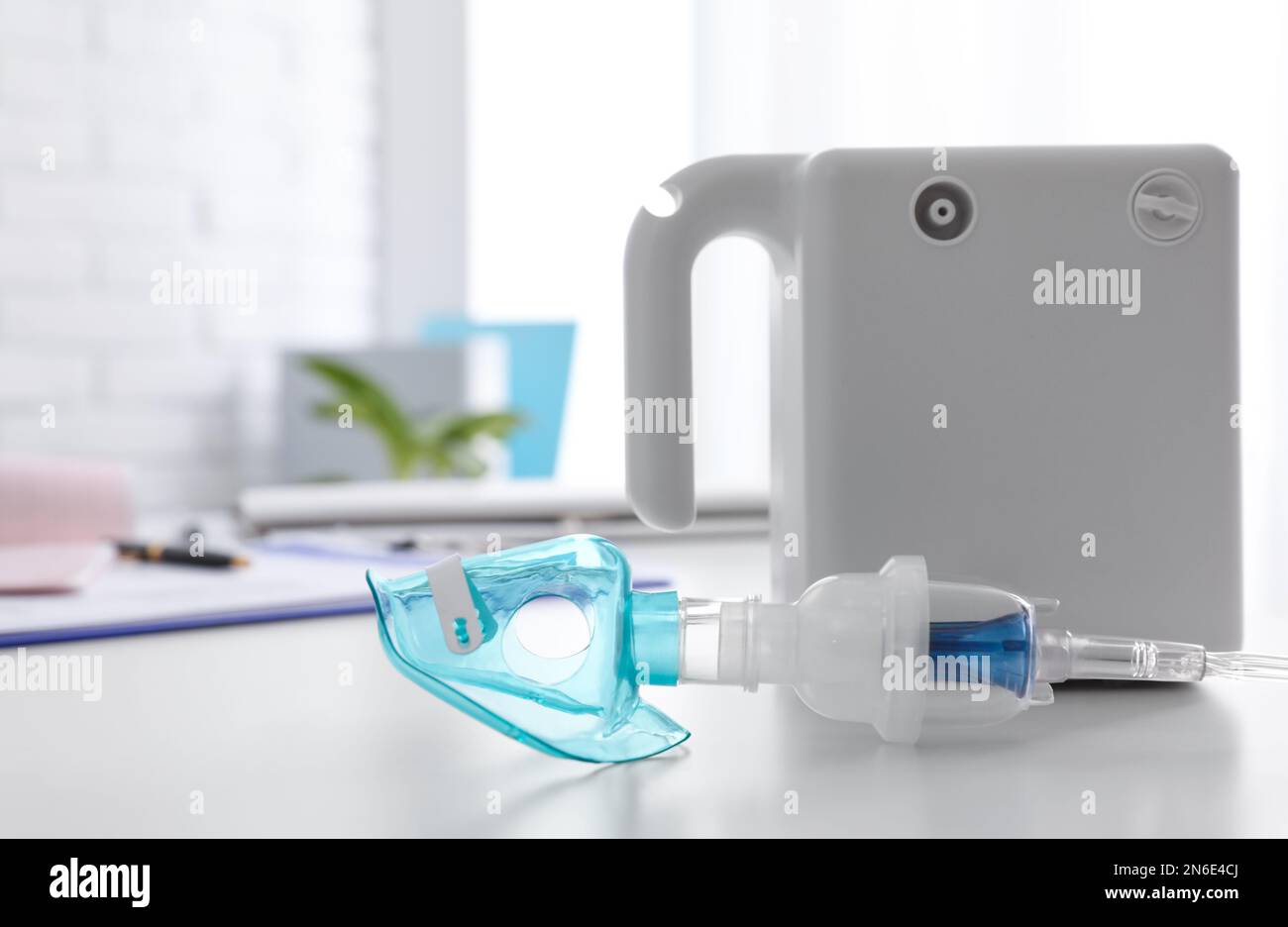 Smoke inhalation mask hires stock photography and images Alamy