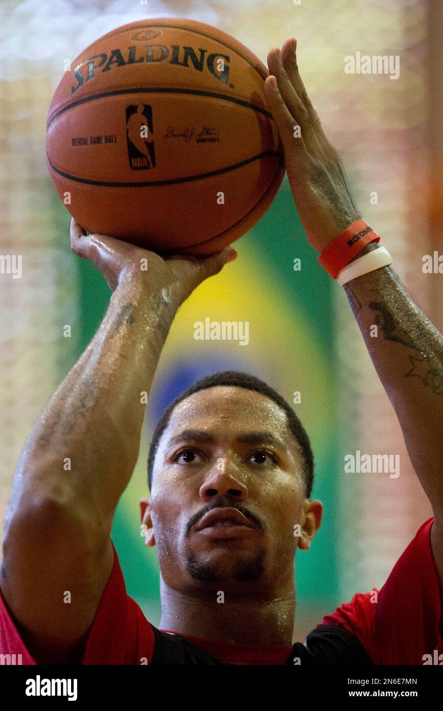 derrick rose first nba game