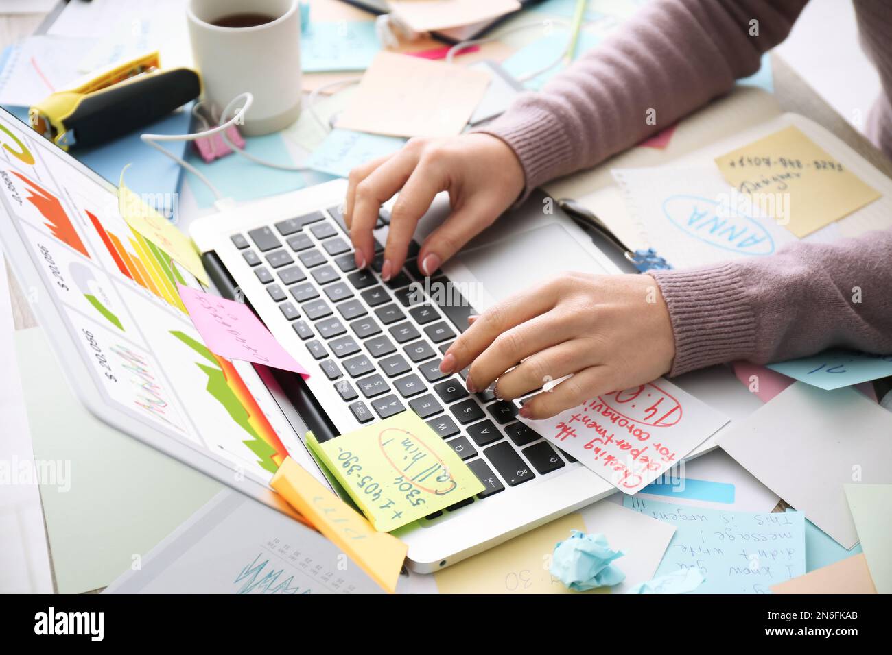 Messy office desk hi-res stock photography and images - Alamy