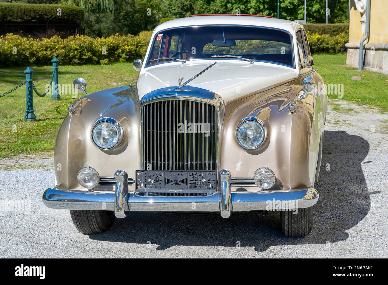 Vintage Bentley S1 SDN James Young built 1956, 4 gears, 4, 887 cc capacity, 1, 425 kg weight, 6 cylinders, 120 km/h, Stift Neuberg, Austria Stock Photo