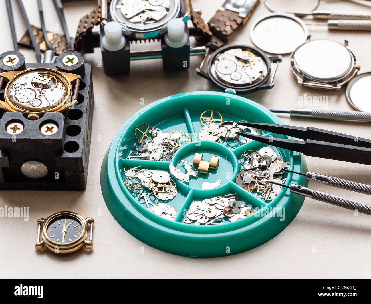 Disassembled clock hi-res stock photography and images - Alamy